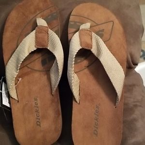 Dickies flip flops- 2 pair